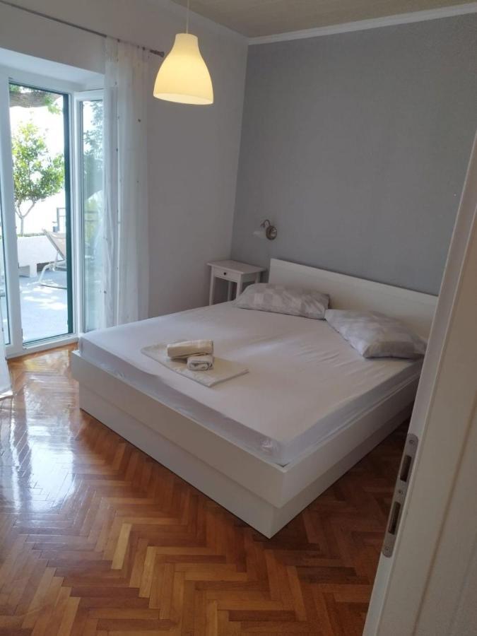 Apartments Mare - 150 M From Beach Brela Exterior foto
